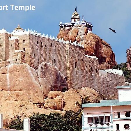Pleasant Stay Tiruchirappalli エクステリア 写真